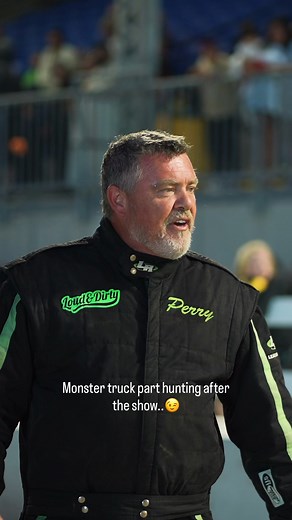 Perry Como driving Loud n Dirty sent it pretty hard at the London Fair opening show and had to go part searching after the crowds left…. 🏁✌️😉 #monstermadness #monstertruckshow #fmxriders #FMXShow #monstertrucklife #monster #MonsterMadness #fmx #fmxlife #mad #fmxshow #monstertrucks #fmx4ever | Monster Madness