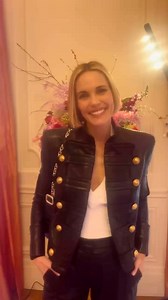 “White Lotus” star @mslesliebibb tells us her favorite thing about @rogervivier’s newest collection during Paris Fashion Week. 🎥: @katieabelnyc | Footwear News