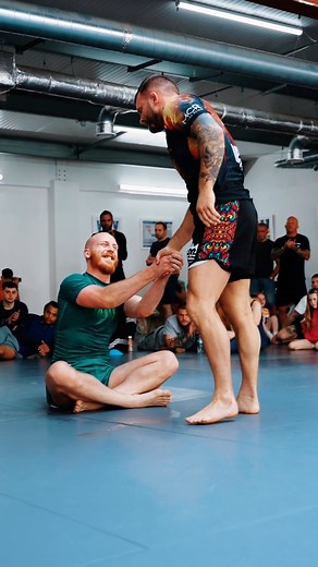 @dannyhughes13 beats blackbelt @jack_hampshaw via clover leaf on @stealthseriesgrappling Fuelled by warrior pre workout shot 😮‍💨 🎥- @han.grapple #bjj #judo #mma #jiujitsu #submissiongrappling #ufc #ufcfightpass #athlete #nutrition #bjjlifestyle #jiujitsulifestyle #wrestling #Polaris #polarisbjj #warriorsupps #warriorsupplements #sportsnutrition #Warrior | Warrior Supplements