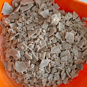 [Hot Item] Industrial Magnesium Chloride White and Yello Flakes 46%