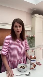 In the words of comedian Ellie Taylor: “Delicious, tasty and satisfying, this is a banger of a brekkie. And I know my breakfast…” Serving suggestion: Muesli Handful of blueberries Squeeze of nut butter Alpro Almond Drink #Alprolicious #ad | Alpro