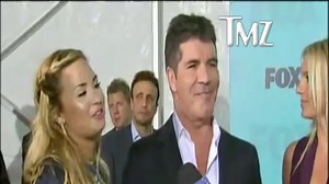 Britney Spears -- Chewing Gum During 'X Factor' Interview