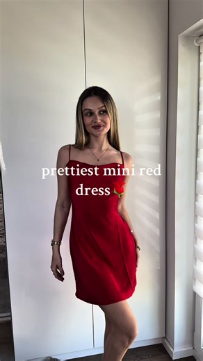 Stunning Mini Red Dress Try-On for Fashion Inspiration