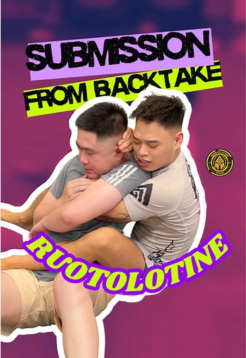RUOTOLOTINE: Đòn Siết Hiện Đại Từ Backtake Cùng Coach Khoa 💡 Kiểm soát lưng (Backtake) không chỉ có mỗi Rear Naked Choke! Xem ngay Coach Khoa phổ biến một vũ khí cực kỳ xu hướng và đầy bất ngờ: Ruotolotine – đòn submission thương hiệu được sáng tạo bởi cặp anh em quái kiệt nhà Ruotolo 😈 Học ngay bí quyết chuyển đổi từ thế kiểm soát lưng sang cú siết đầy áp lực này để tạo nên sự đột phá trong lối đánh của bạn! 📍 Cơ sở: Thành Công ☀️ Thứ 2, 4, 6 lúc 12:00 🥋 Huấn luyện viên: Coach @Simon Đây #A