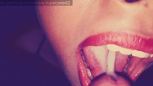 Stor urladdning av sperma i susys mun