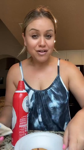 Fresh “baked” keto cookie About 200 calories & 3g Net carbs #keto #lowcarb #caloriedeficit #asmnsounds #satisfyingvideos #satifying #satisfaction #fyp #reels #adsonreels #viral #reelsfb #OMG | Janelle Rohner