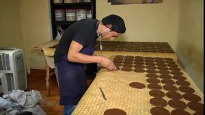 Amazon.com : Chocolate Antigua, Hot Chocolate Drink Mix Handmade from Roasted Criollo Cacao Beans - Hot Cocoa Beverage, All Natural, Vegan, Gluten-Free - Artisan Made in Antigua, Guatemala - Powder Form, 8oz Bag : Grocery & Gourmet Food