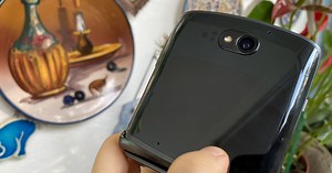 Motorola RAZR 5G: Camera de telefon high midrange clasic, cu selfie de flagship