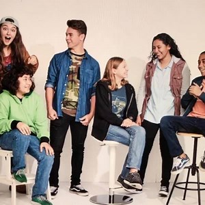 Cast of Mythbusters Jr photoshoot with TVGuide!! Thanks!!!! @iheartmaarten #Discovery #ScienceChannel #MythbustersJr #Mythbusters #maartendeboerphotography | Beauty & Brains With A Twist