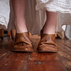 Handcrafted Leather Renaissance Shoes: Barefoot Festival Footwear for Ren-faires, Historical Dress, Cosplay and Costumes. - Etsy