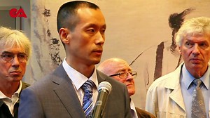 The lotus, a common icon in traditional #Chinese painting, is a symbol of nobility. Liu Bo, an artist with the Chinese National Academy of Arts, is echoing ancient artists by creating paintings of lotuses and introducing them to overseas audiences. Watch the video to explore Liu’s artistic world! | Beijing Review