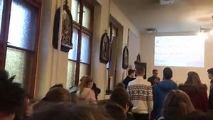 🙏Bóg jest miloscia! ❤️ Gott ist nur Liebe! ⛪️ Everywhere in Wroclaw the parishes have invited young people from all over the world to the eucharist. We prayed in Polish and in other languages... and we were soooo many people...👨‍👩‍👦‍👦👨‍👨‍👦‍👦👩‍👦👩‍👧‍👧👫👨‍👦👩‍👩‍👦👫👩‍👩‍👧‍👧👨‍👩‍👧‍👦👨‍👩‍👧‍👧👩‍👦👨‍👧🧍🏾‍♂️ #Taize2019 #NajswietszejMaryjPannyBolesnej | Taizé