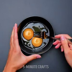 7.5M views · 29K reactions | Egg-stremely delicious hacks. 襤 | 5-Minute Crafts | Facebook