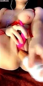 Em gái vú to thủ dâm bắn nước