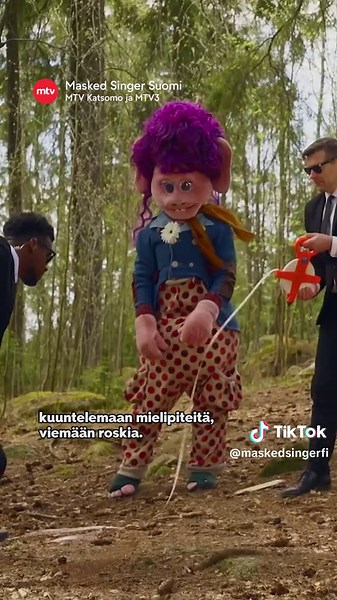 Metsäpeikko pulikoimassa kylmäaltaassa – Masked Singer Suomi