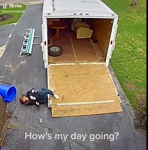 #funny #fall #ivefallenandicantgetup #ouch #fyp #thisisme #accidentprone #alwayshurt #injured #illsurvive #illsurvivethis