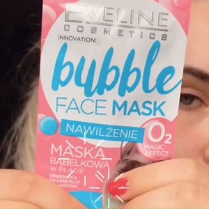 💨 Немного пузырьков и на душе мигом становится веселее🤗 🌸Наши пузырьковые масочки #BubbleFaceMask увлажнят и очистят кожу, оставляя её свежей и гладкой, а Ваше настроение - приподнятым, ведь сегодня пятница😋✨ | Eveline Cosmetics