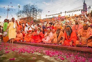 The Maha Kumbh Mela is renowned as the world’s largest religious gathering, with over 100 million people expected to participate in 2025. Pilgrims from India and abroad converge at Prayagraj to take a holy dip in the sacred confluence of the Ganga, Yamuna, and the Saraswati rivers.The Maha Kumbh Mela is more than just a religious gathering; it is a celebration of humanity, faith, and cultural heritage.👉Historical Significance: The origins of the Kumbh Mela trace back thousands of years to ancie