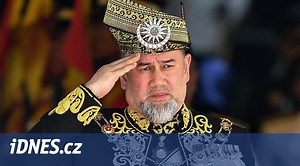 Malajsijský král abdikoval, za ženu má bývalou Miss Moskva - iDNES.cz