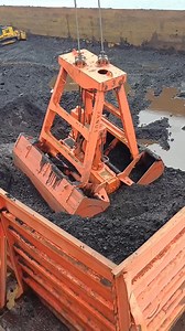 62 reactions | Loading of bulk cargo wet conditions⚓️ #reelsfypシ゚ #LoadingCoal #cargo #batubara #reelsfbシ #discharge #barge #vessel #shiploading #loadingcargo #shipcrane #craneship #bongkarmuat #reelsvideoシ #tongkang #coal #bulkcargo #crane #grab #bucket #trandingreels #craneoperator #cranevessel #cargoship #viralreels #mothervessel #discharging Loading point muara berau ------------------------------------------ East Kalimantan, Indonesia | Frn Frianata | Facebook