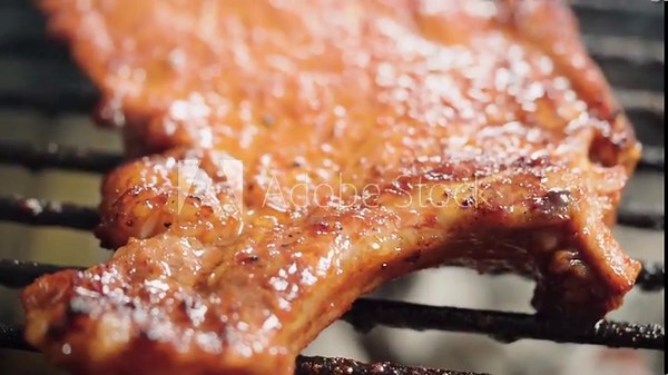 Com Tam is a popular Vietnamese dish that translates to "broken rice" in English. It is a versatile and flavorful meal that consists of various components, including grilled pork belly.