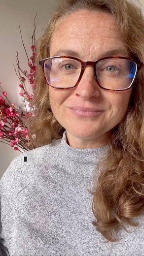 3 unexplainable phenomena that happen when a person is dying. #phenomenon #endoflife #visions #dying #hospicenurse #caregiver #educate #universe | Death.Care.Coach