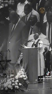 VEJAM O CUMPRIMENTO DETALHADO DO QUE DEUS DISSE SOBRE O PRESIDENTE QUE VIRIA E A GRAÇA DE DEUS QUE ESTARIA SOBRE ELE!! O Escolhido segundo a vontade de Deus!! Está escrito:: Quando oque perfeito vier oque é imperfeito será aniquilado… Quem te ouvidos ouça!! Exatamente como foi dito, que aquele que vem temeria o Senhor, se dobraria diante do Senhor, invocaria o nome do Senhor e diria é Deus quem faz!! Que no primeiro dia depois da tomada de posse procuraria a face de Deus pela nação em arrependim