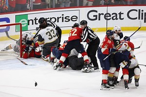 "18 fighting majors & 148 penalty minutes in one game ain’t bad"- NHL fans recall most brutal playoff games of all-time