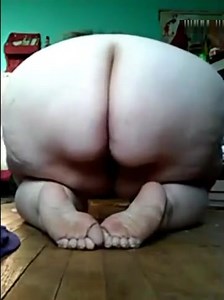 BBw Bent over ass joi\/w feet