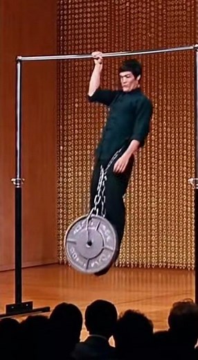 Bruce Lee’s IMPOSSIBLE One-Arm Pull Up (45lbs #workoutcomplete Added!) 😱