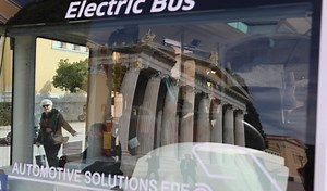 Δοκιμαστικά δρομολόγια από το πρώτο ηλεκτρικό λεωφορείο στην Αθήνα