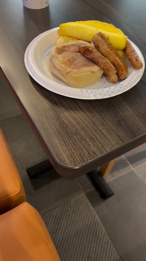 My daughter is addicted to hot sauce. #breakfast #sandwich #eggs #cheese #foodie | Latoya Abron