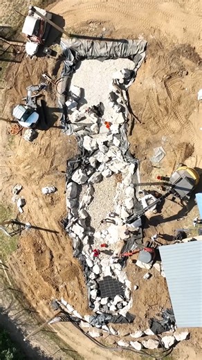 The Pond Gets Water! #pond #aviary #aquascape | White House on the Hill