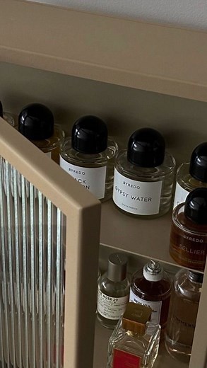 best facial for glowing skin👌🏼 would you try this facial?! 👀😱 one of my favourite facial destinations in london is the house of @elemis where you can book a bespoke facial depending on your skin scan 💦 I’ve been using more skin regenerative creams recently so I was keen to get extractions, hydration and over all glow!🙌🏽 #facialtreatment #skincare #skincaretips #londonfacialist | DANNY DEFREITAS