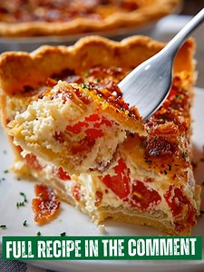 20K views · 34 reactions | Bacon Onion Tomato Pie 暈肋 Ingredients: 1 deep-dish pie crust (store-bought or homemade), pre-baked 6–8 slices thick-cut bacon, cooked and crumbled 1 large yellow onion, thinly sliced 2 medium tomatoes, thinly sliced 1½ cups shredded mozzarella cheese ½ cup mayonnaise ½ cup sour cream 1 tablespoon all-purpose flour ½ teaspoon garlic powder Recipe in First Coʍmеոτ  Enjoy ❤️ | Cooking with Olivia | Facebook