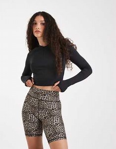 Leggings cortos con estampado de leopardo de ONLY | ASOS