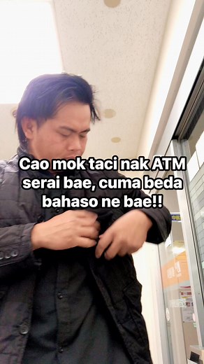 61K views · 1.1K reactions | Cara tarik tunai, Jepang dan Indonesia itu sama aja, cuma beda bahasa doang! | Adis Siyantoni | Facebook