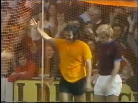 Oxford United v Burnley 1971-72