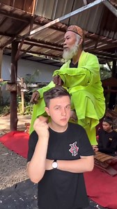 "These are tricks! Follow me for more reveal trick! #reels #reelsfb #funny #funnyreels #funnyvideo #instagram #instadaily #instagood #magic #DiscoverMagic #discover #tips #tipsandtricks #tipsmagicos #magickingdom #magician """ | reel22332