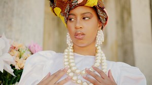 Preparem-se para uma noite de ritmos incríveis e boa música!  Maya Cool no nosso palco para uma atuação que vai mexer com todos os sentidos. Reservem já o vosso lugar para esta experiência única. Não percam!  Para reservas, liguem para 935 414 110 / 929 011 011. #MayaCool #BoaMúsica #NoiteIncrível #ReservasAbertas | Bar Bar | Facebook