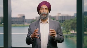 Artificial intelligence can radically reimagine and reinvent conventional workplace processes in all industries across the globe. Hear Kellogg Professor Mohanbir Sawhney talk about how generative AI can give your organization a competitive edge. Learn more about generative AI in our new Generative AI: Executive Strategies to Unlock Enterprise Value program this July: kell.gg/fgenai | Kellogg Executive Education