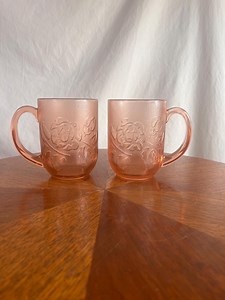 Vintage Arcoroc Rosaline rosa Blumenglas-Tassen - Mid-Century französische Teetassen (Paar) - Etsy.de