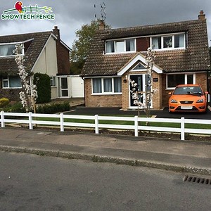 [Hot Item] Vinyl Post and Rail Horse Fencing