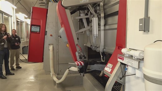 UT Agriculture Campus unveils new robotic milking machine