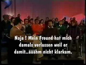 Moderator mit Lachanfall deutsche Untertitel