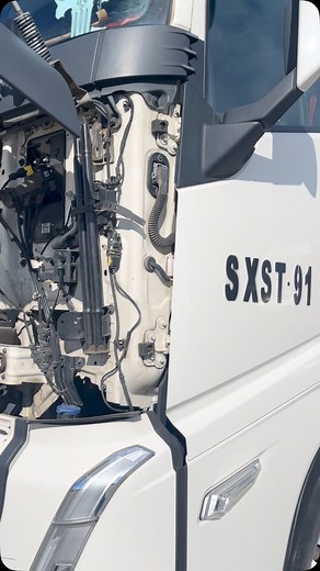 Nos llega este new Volvo por cambio de bases para sus antenas #volvo#camiones#party #truck | Biobio Truck