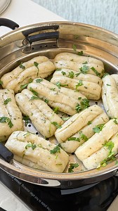 Steamed Garlic Bread🥖Recipe With Cheese Sauce🧀| भांप पर बनाया हुआ गार्लिक ब्रेड रेसिपी | The Terrace Kitchen