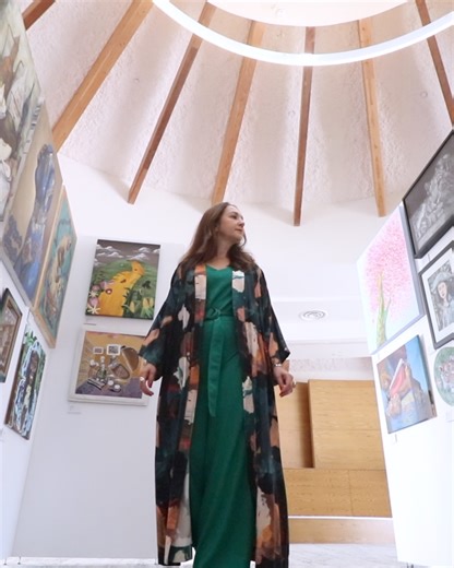 Fiber & Textile Art category winner Mônica Lóss threads time, untangles memories and weaves fictional stories with her creations. A repeat winner at ARTventure (she also received the People’s Choice Award in 2024), Monica’s work represents fables about territories, bodies and other diverse and powerful natures that arise from the sense of not belonging, triggered by immigration processes. Her 2025 award-winning entry, “Nest II,” represents her practice of collecting insignificances, detachments 