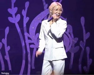5K views · 562 reactions | Yong getting scared by the stage hand/coordinator lmao c, raineydropp -wheeout | Mamamoo Weekly | Facebook