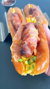 Hot Dogs With French Toast Hot Dog Buns. #reels #foodie #foodlovers #yummy #deliciousfood #frenchtoast | Josh Elkin